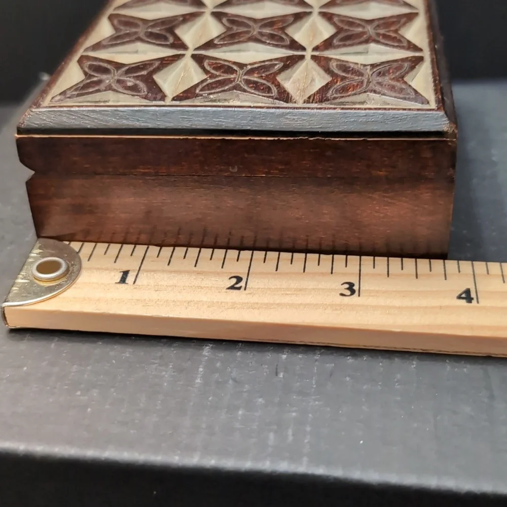 VGT, Handcrafted Wooden,Lidded Trinket Box with Marquetry Inlay. - Picture 9 of 10